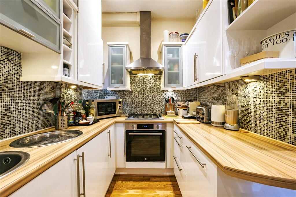 Additional image 8 of Holywell Mews, Holywell Hill, St. Albans, Hertfordshire, AL1