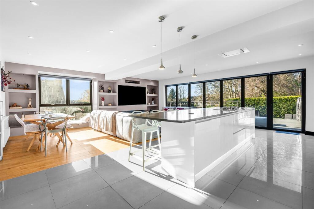 Additional image 5 of Canonsfield Road, Welwyn