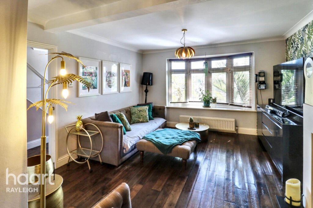 House in Rochford, Rayleigh - More