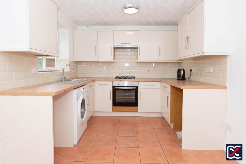 House in Wootton, Wootton Fields - View 4
