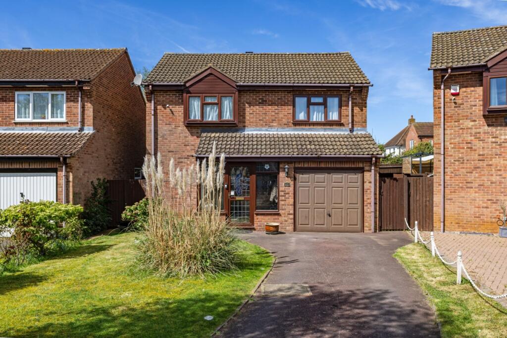 Main image of property: Winchelsea Close Banbury OX16