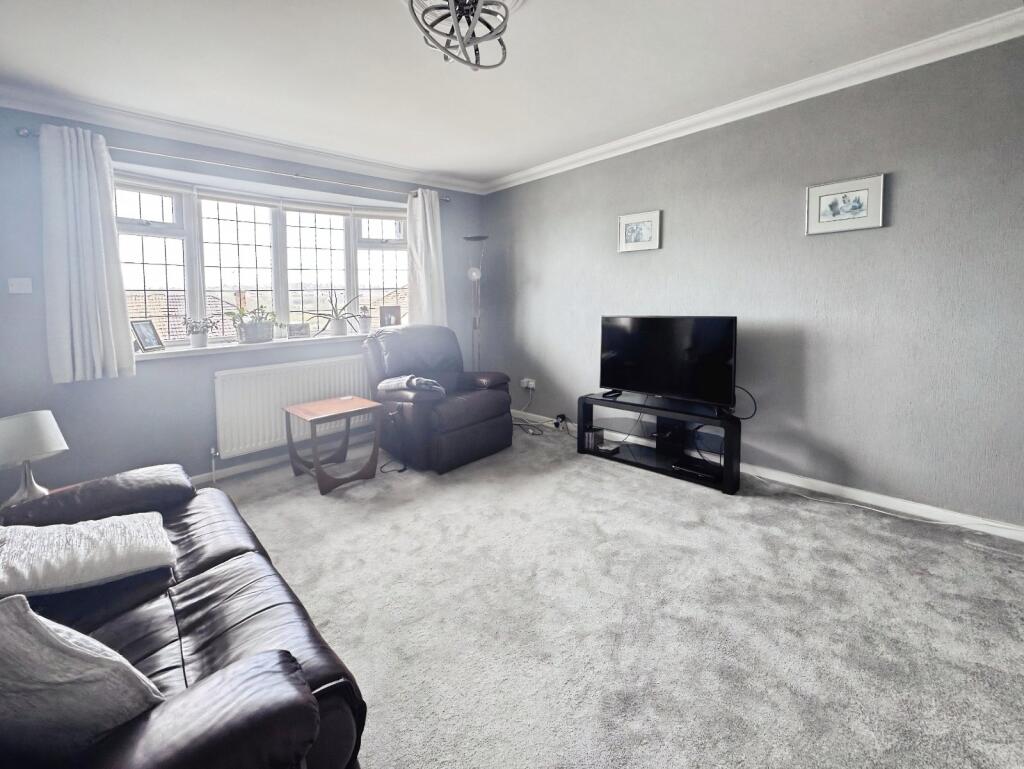 Pyenot Gardens, Cleckheaton, BD19 photo 5