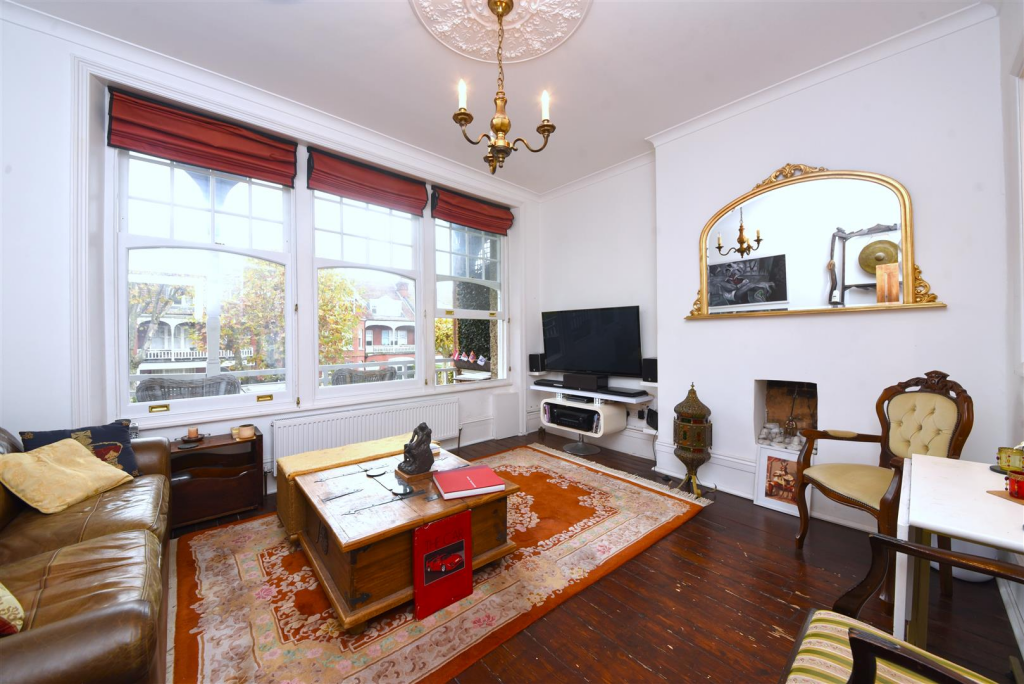 Queens Avenue, Muswell Hill, N10 - View 2