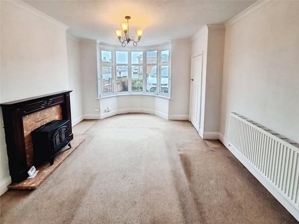 Kingsbridge Road, Nuneaton, Warwickshire, CV10 photo 2