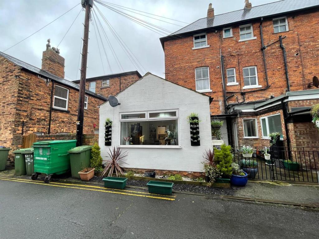 Main image of property: Avenue Victoria, Scarborough