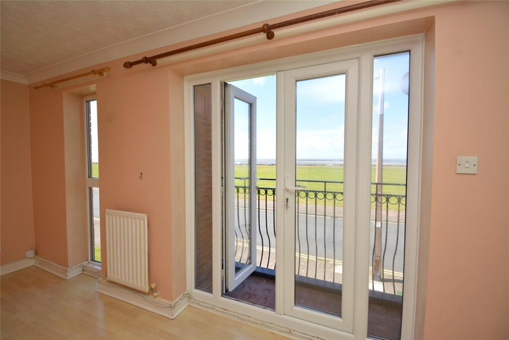 Apartment in Wirral, Liverpool City Region - View 5