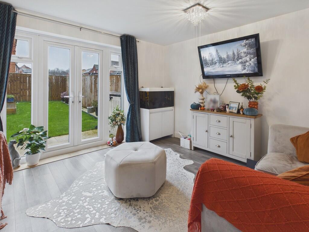 House in North East Derbyshire, Wingerworth - View 3