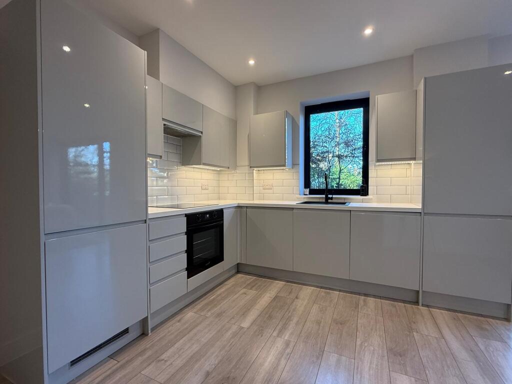 Apartment in London, Bellingham, Southend - More