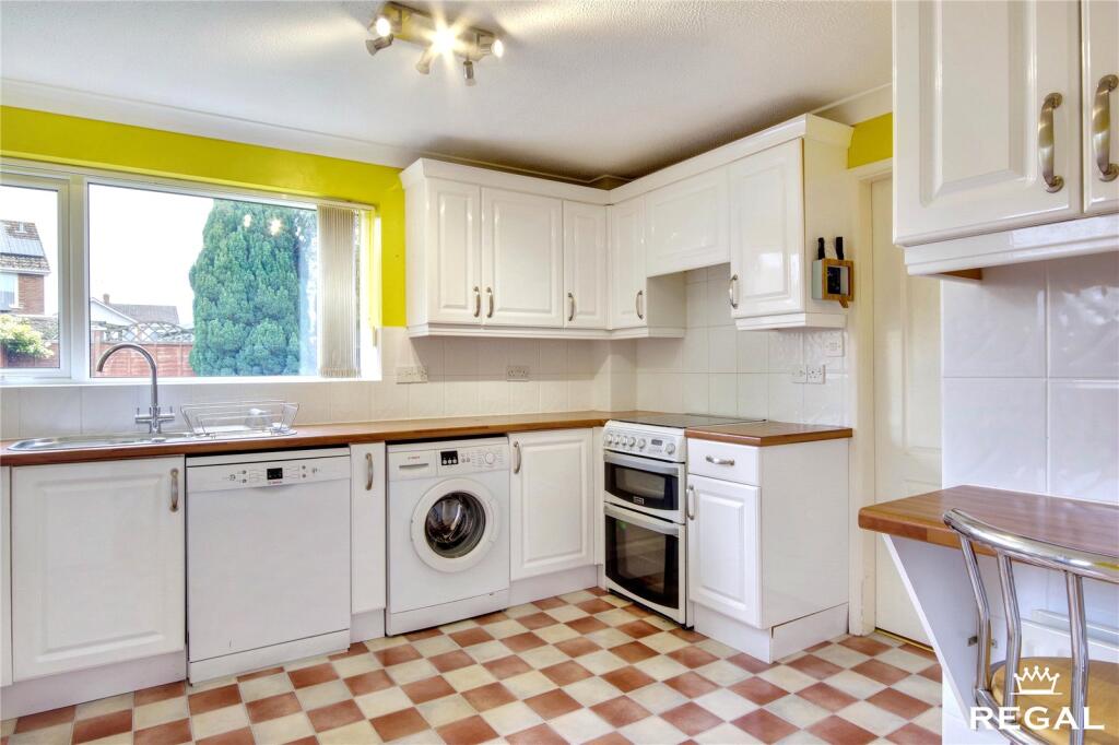 House in Ferndown, Longham - View 5