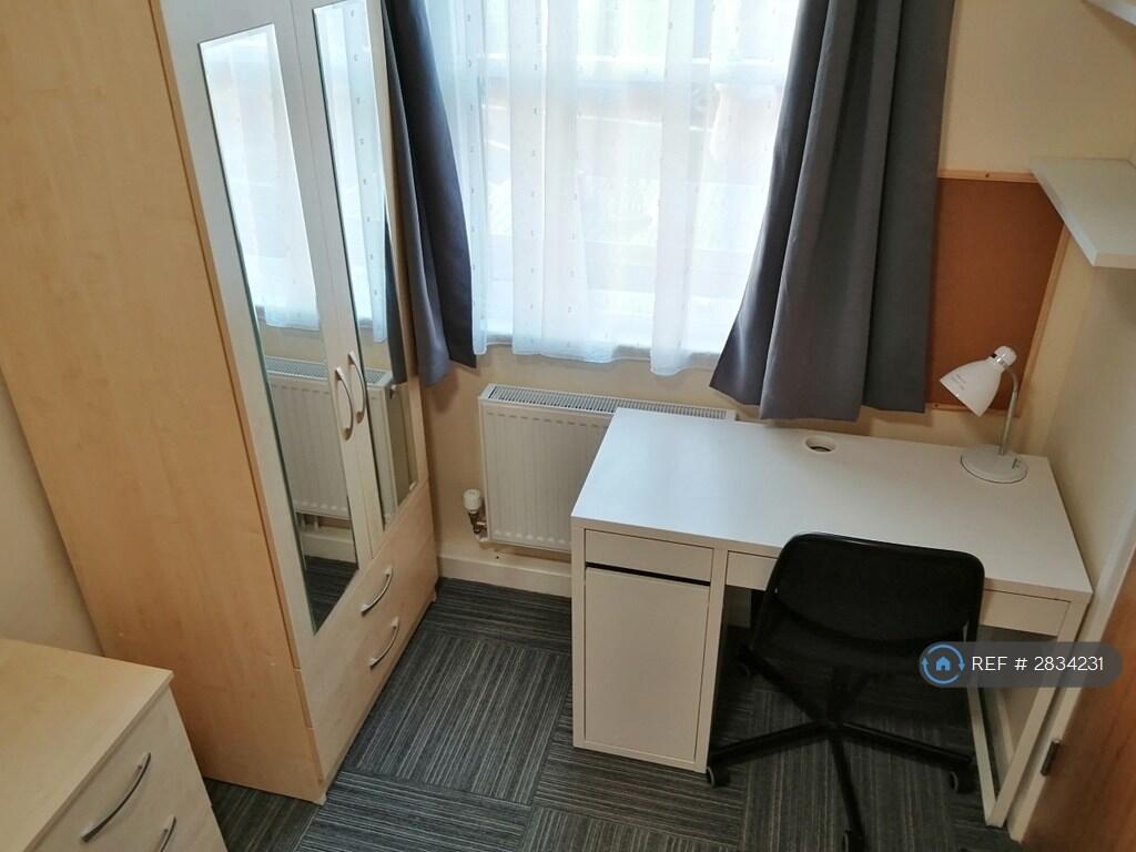 1 bedroom house share for rent