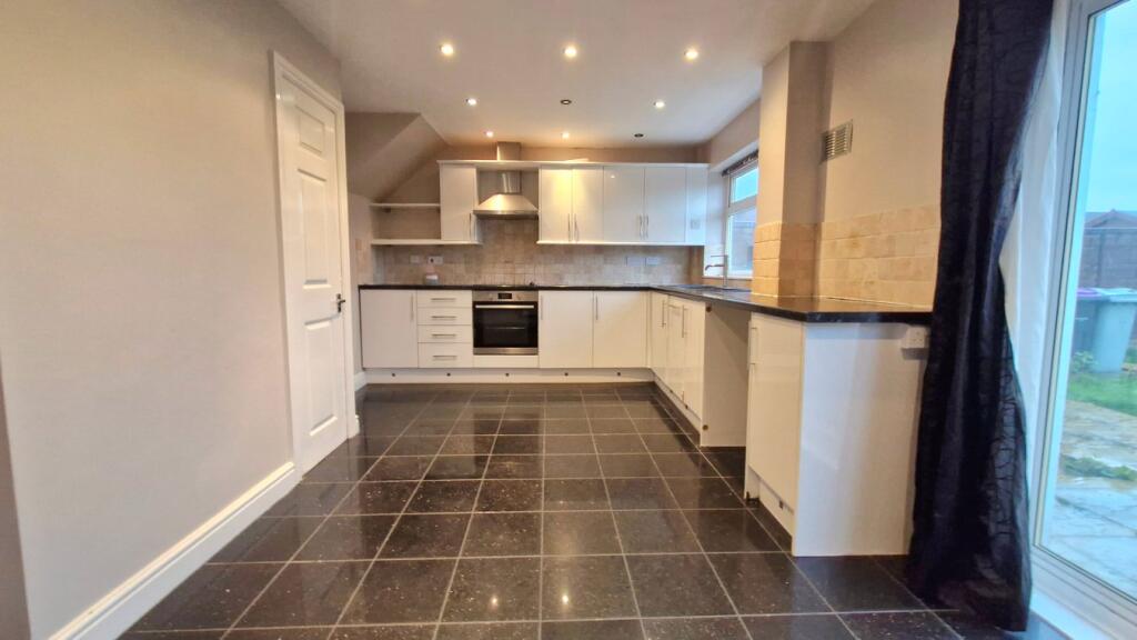 Deer Park Road, Langtoft, Peterborough, PE6 photo 2