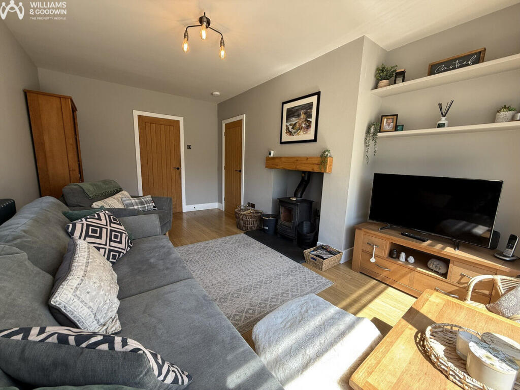 House in Llangaffo, Rhosyr - View 5