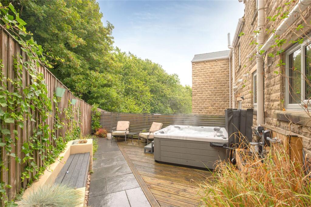 House in Kirklees, West Yorkshire - View 4