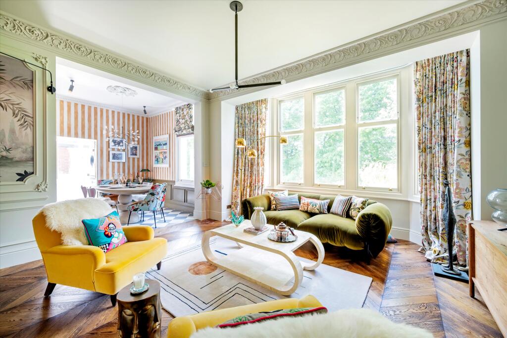 Main image of property: Frognal Gardens, Hampstead, NW3.