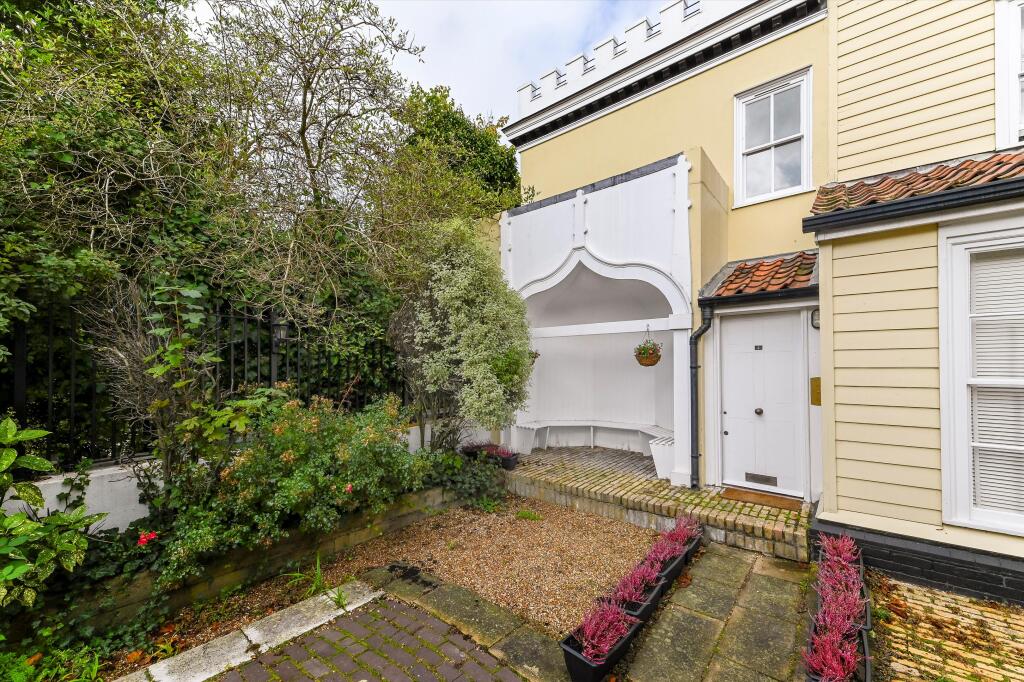 3 bedroom maisonette for rent