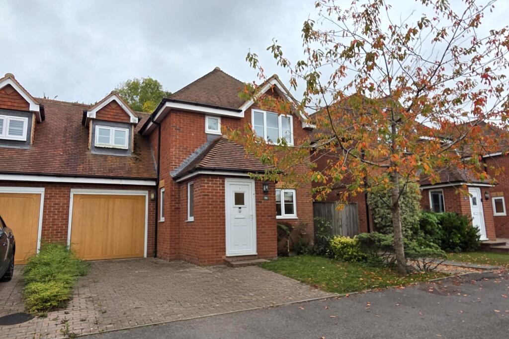 3-bed semi-detached on 19c Riverside Avenue, £475,000
