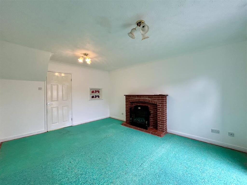 Bramble Close, Cradley Heath photo 5