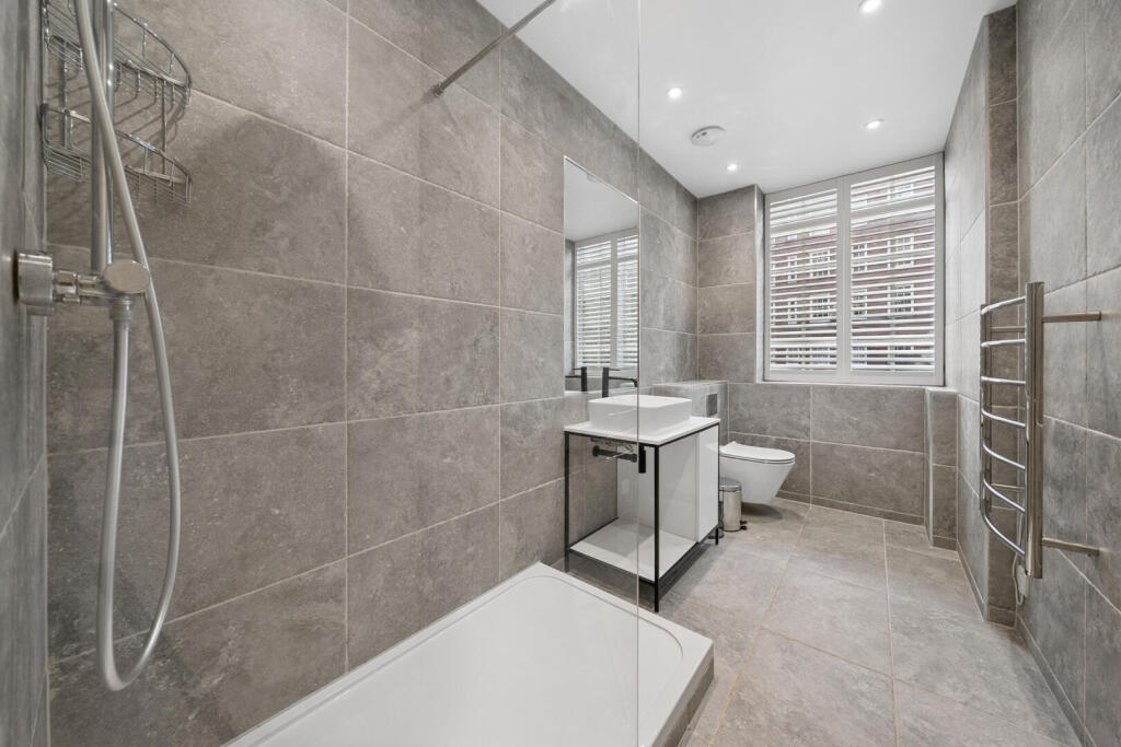 Apartment in London - View 5