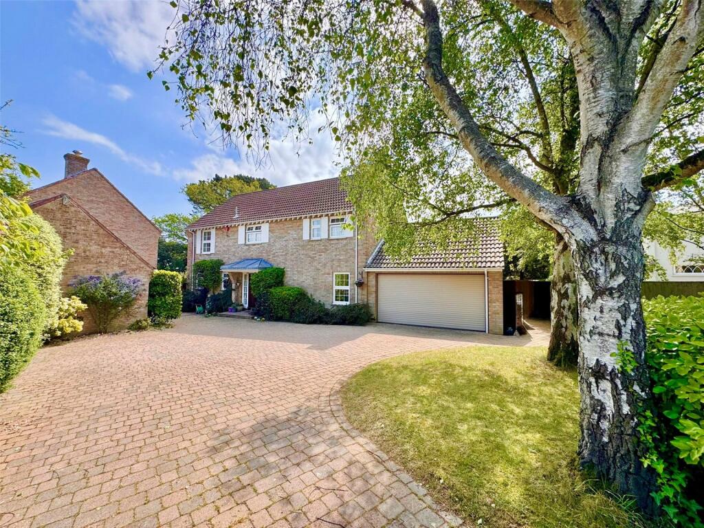Main image of property: Kingsfield, Lymington, Hampshire, SO41