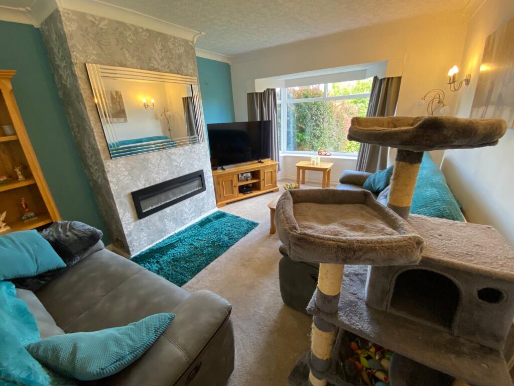 Kingsdale Drive, Bradford, BD2 photo 4
