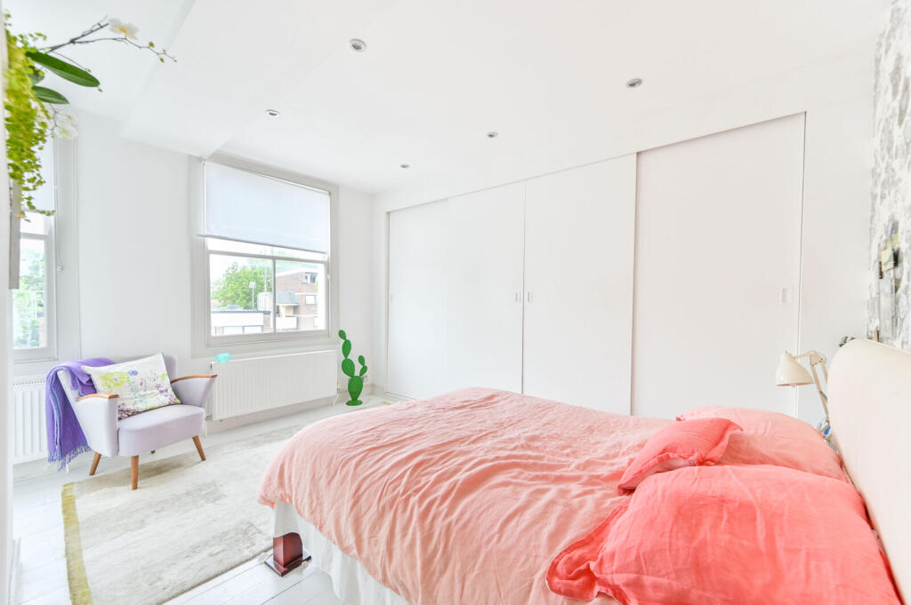 Apartment in London - View 5