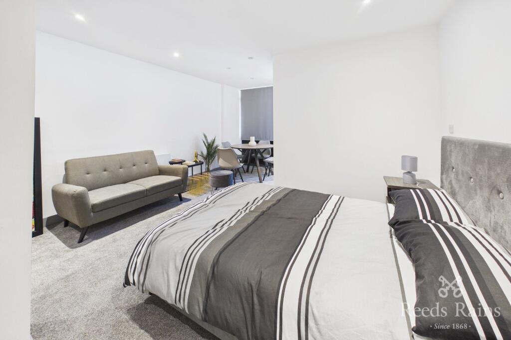 Apartment in Wakefield, West Yorkshire - More