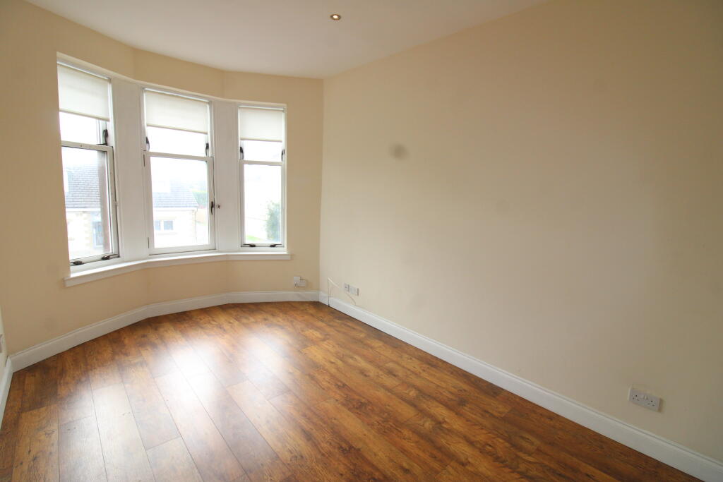 Apartment in Paisley, Renfrewshire - View 2