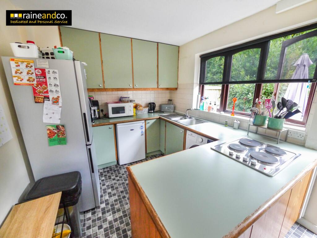 Chantry Lane, Hatfield photo 3