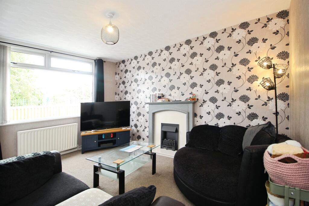 House in Leeds, West Yorkshire - View 4
