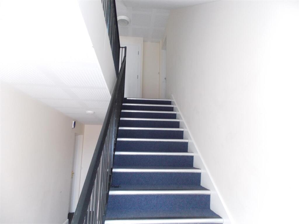 Apartment in Hull - More