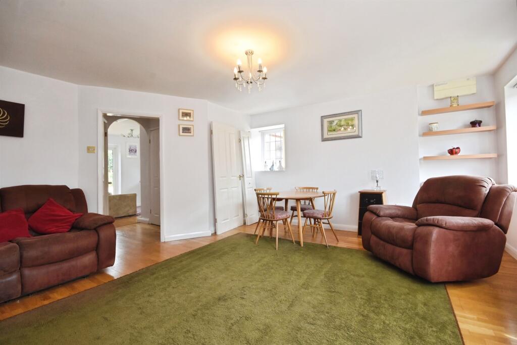 Woodroffe Close, Chelmer Village, Chelmsford - View 4