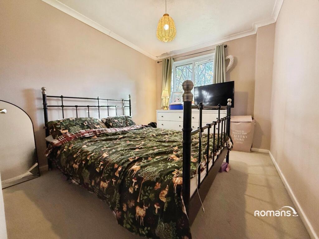 House in Basingstoke and Deane, Tadley - More