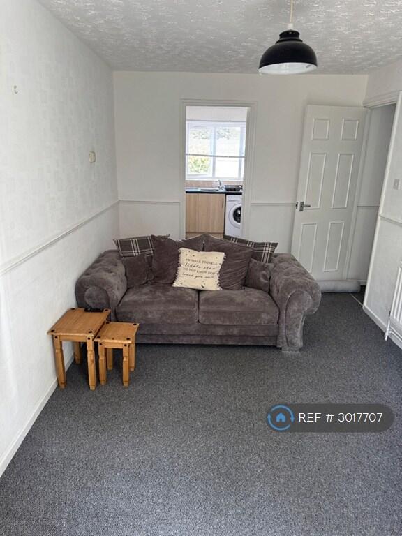 Apartment in Redditch, Worcestershire - View 4