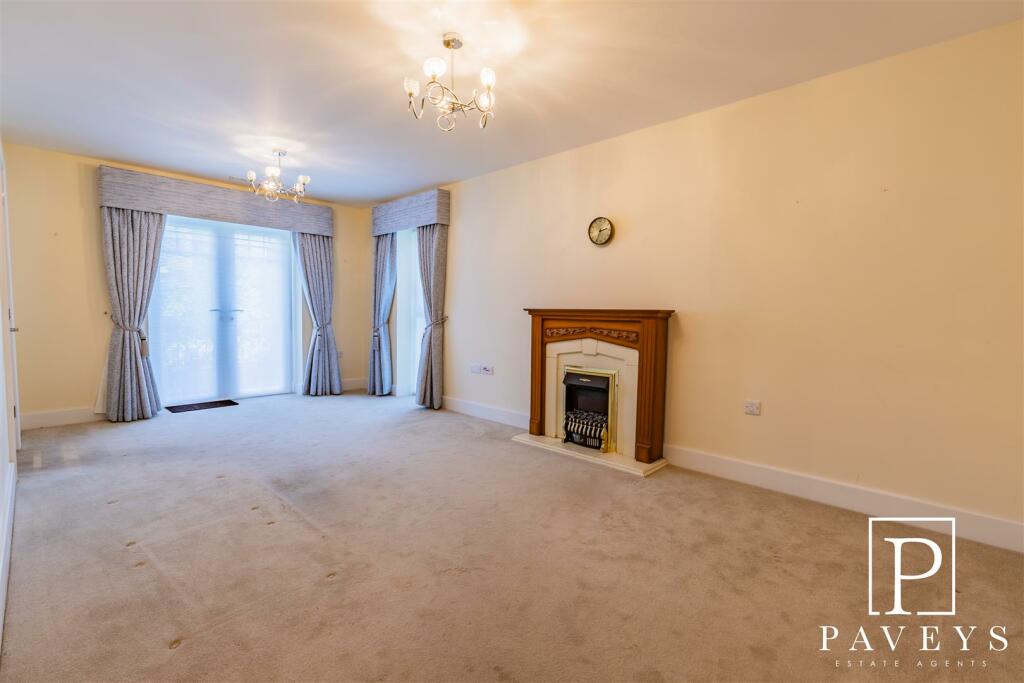 Hadleigh road, Frinton-On-Sea photo 2