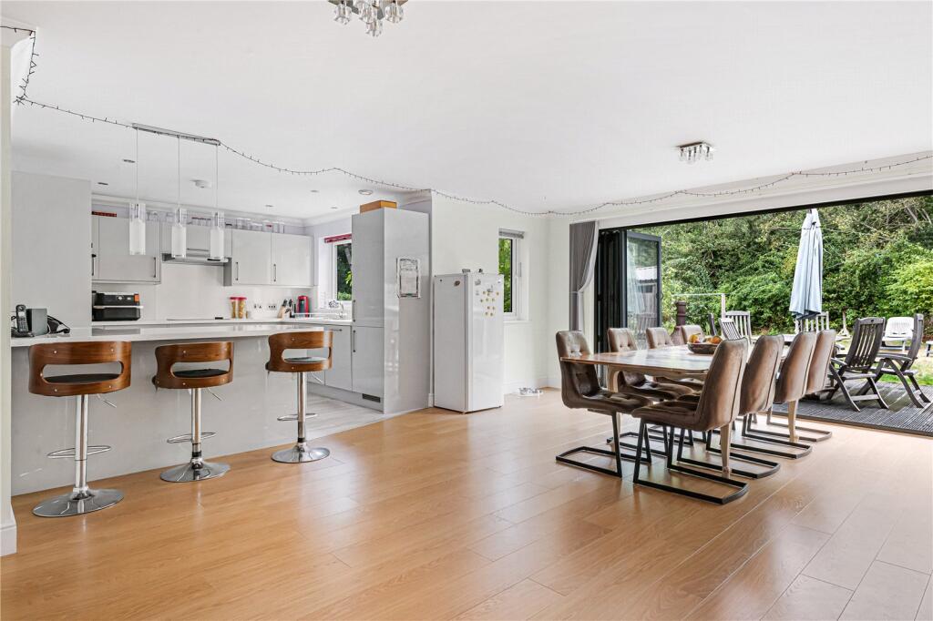 House in Horsham, Thakeham - View 3