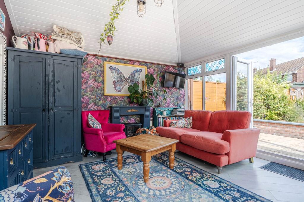 House in Dunstable, Central Bedfordshire - View 4
