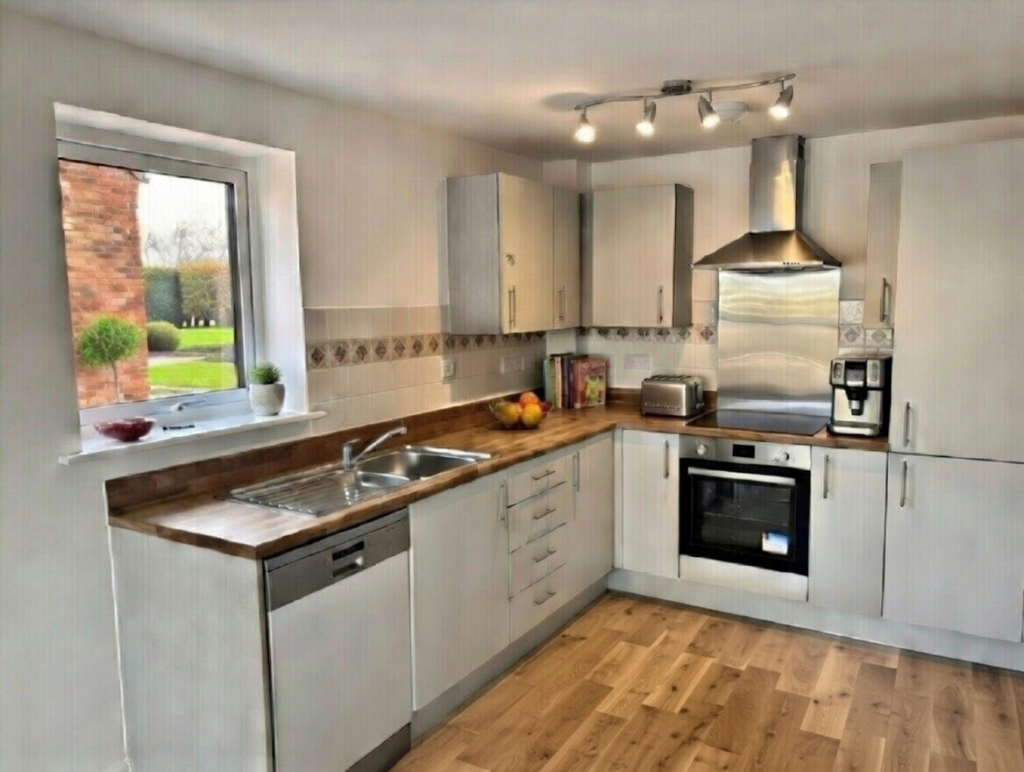 House in East Suffolk, Martlesham Heath, Martlesham - View 4