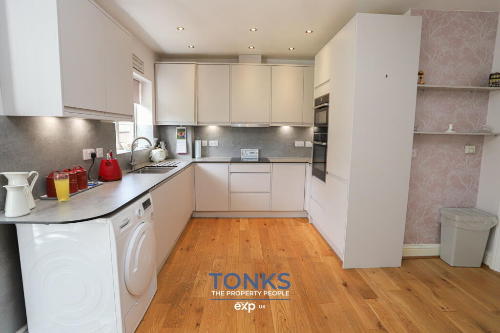 House in Dudley, West Midlands - View 5