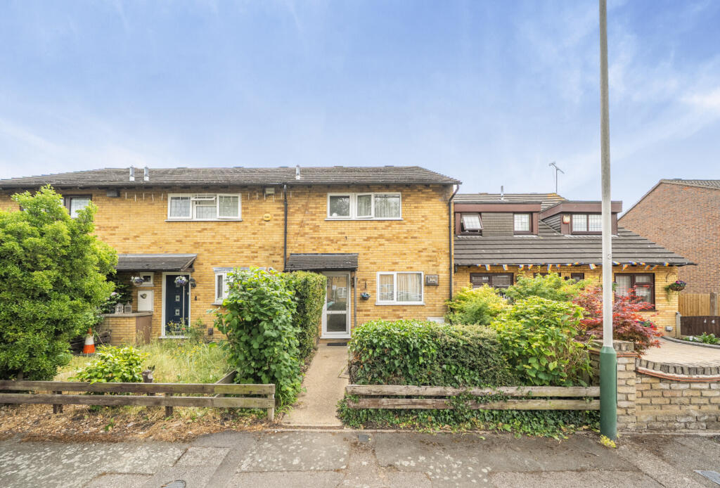 Main image of property: Broadfield Close, Romford, Essex, RM1