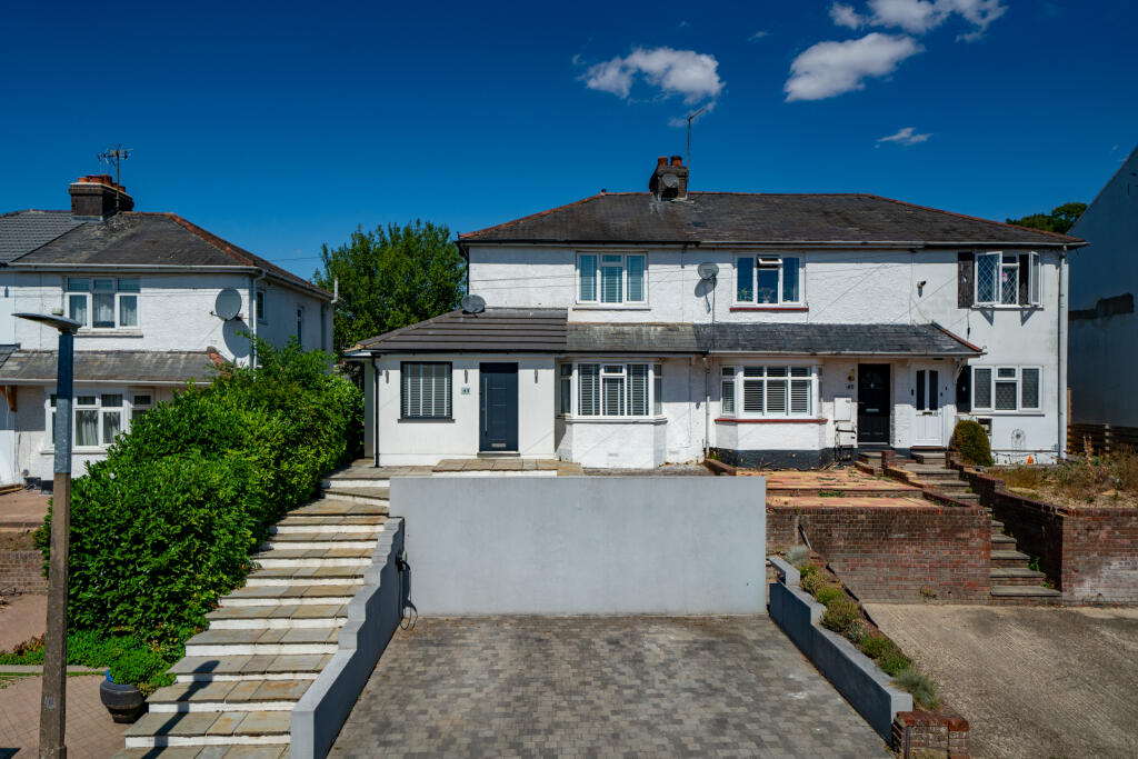 Main image of property: Chapel Street, Old Town, Hemel Hempstead, Hertfordshire, HP2 5AA