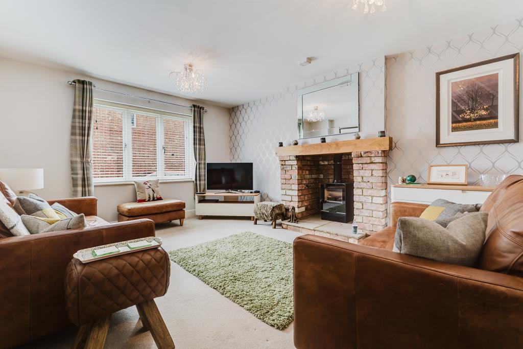 House in Northampton, Burton Latimer - View 2