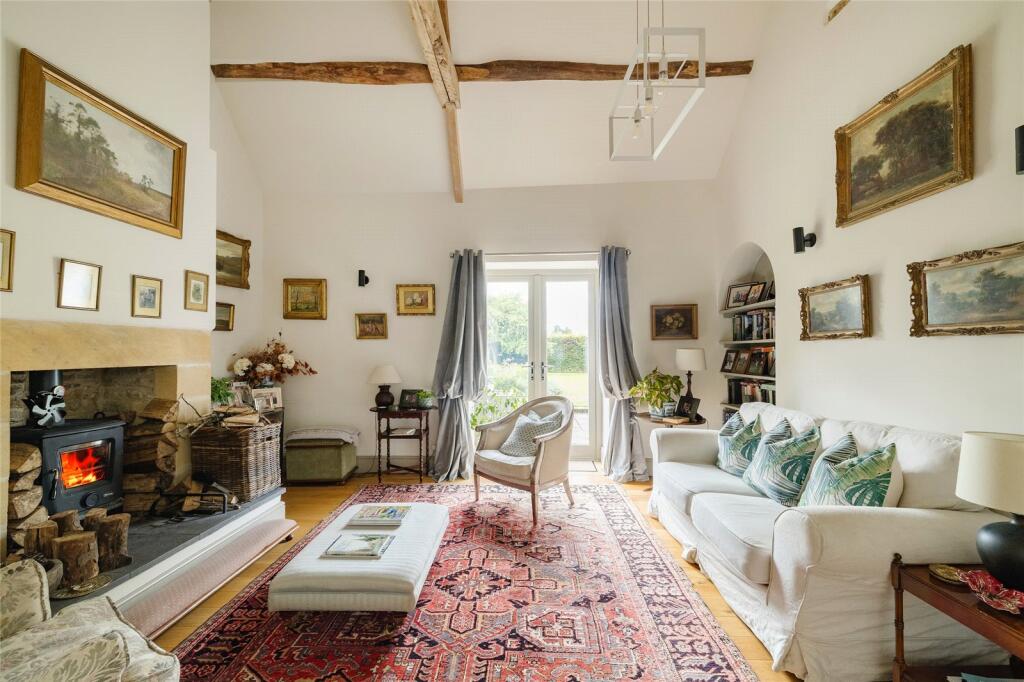House in Gloucester - More