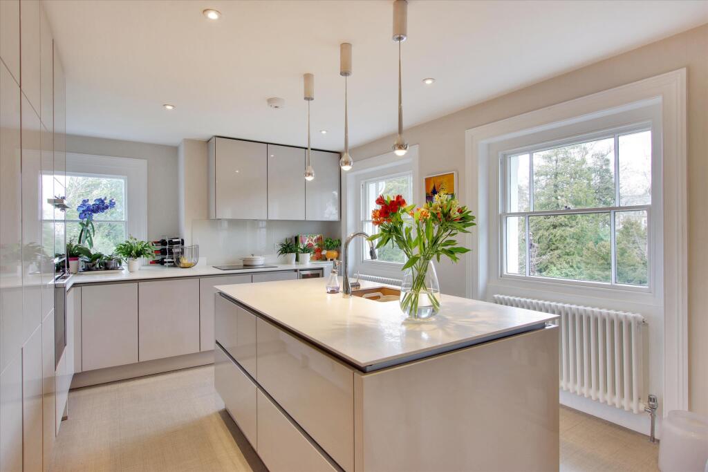 Apartment in Tonbridge - More