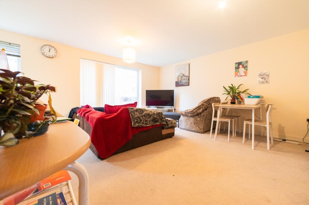 Overstone Court, Cardiff Bay photo 4
