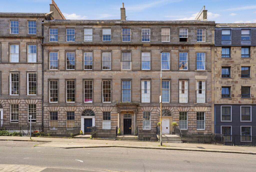 Main image of property: 13/4 Annandale Street, Edinburgh, EH7 4AW