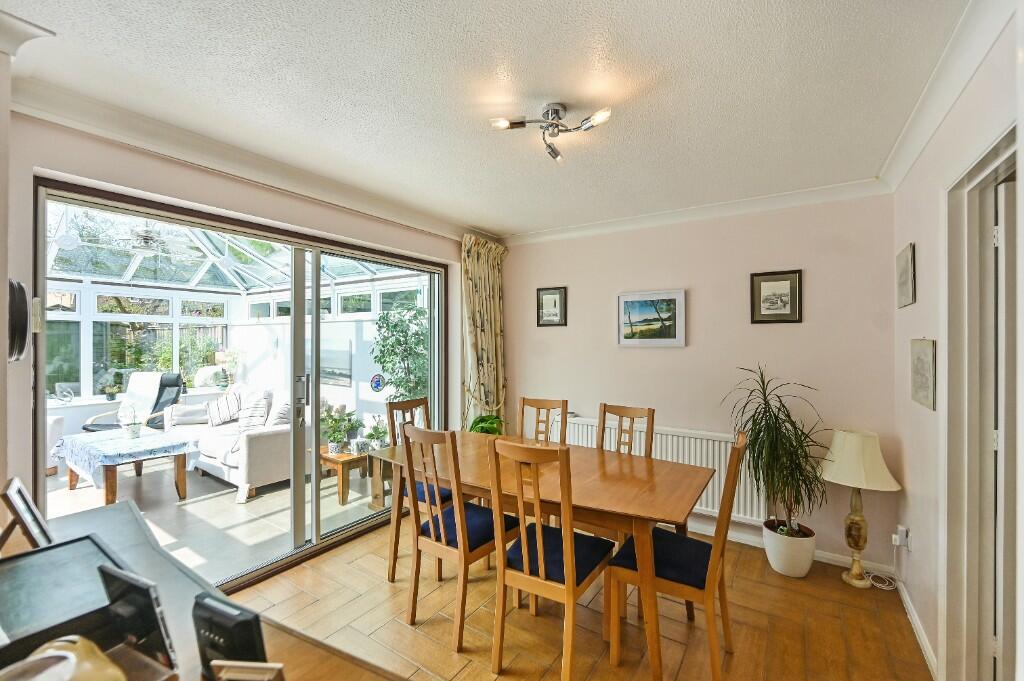 Mountbatten Way, Brabourne Lees, Ashford photo 4