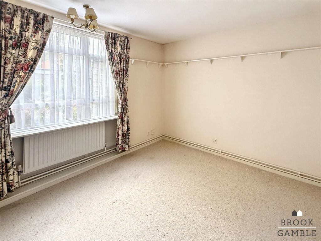 Apartment in Eastbourne, East Sussex - More