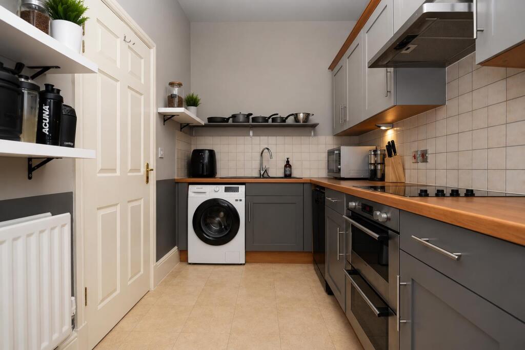 Apartment in Winchester, Wickham - View 4