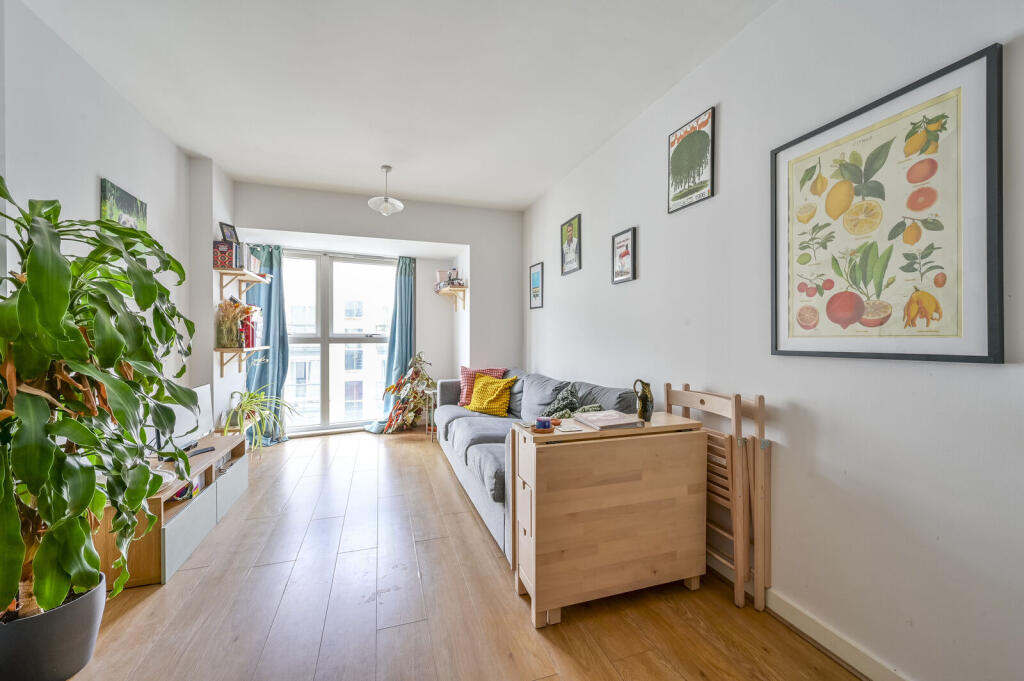 Apartment in London - View 3