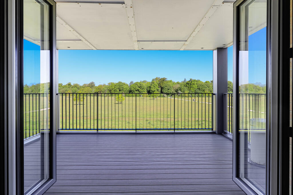 Apartment in South Cambridgeshire, South Trumpington - View 3